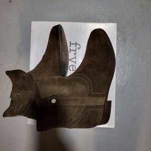 Frye size 8 1/2 green suede ankle boots